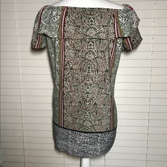 DR2 Ruffle Shoulder Top Mixed Pattern - Picture 4 of 6